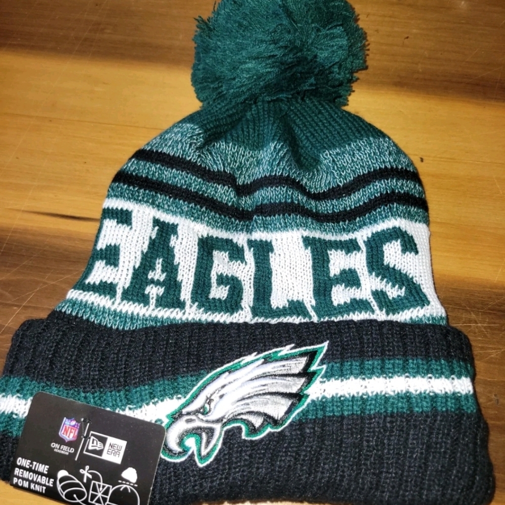 New Era Philadelphia Eagles Green and Black Pom Beanie